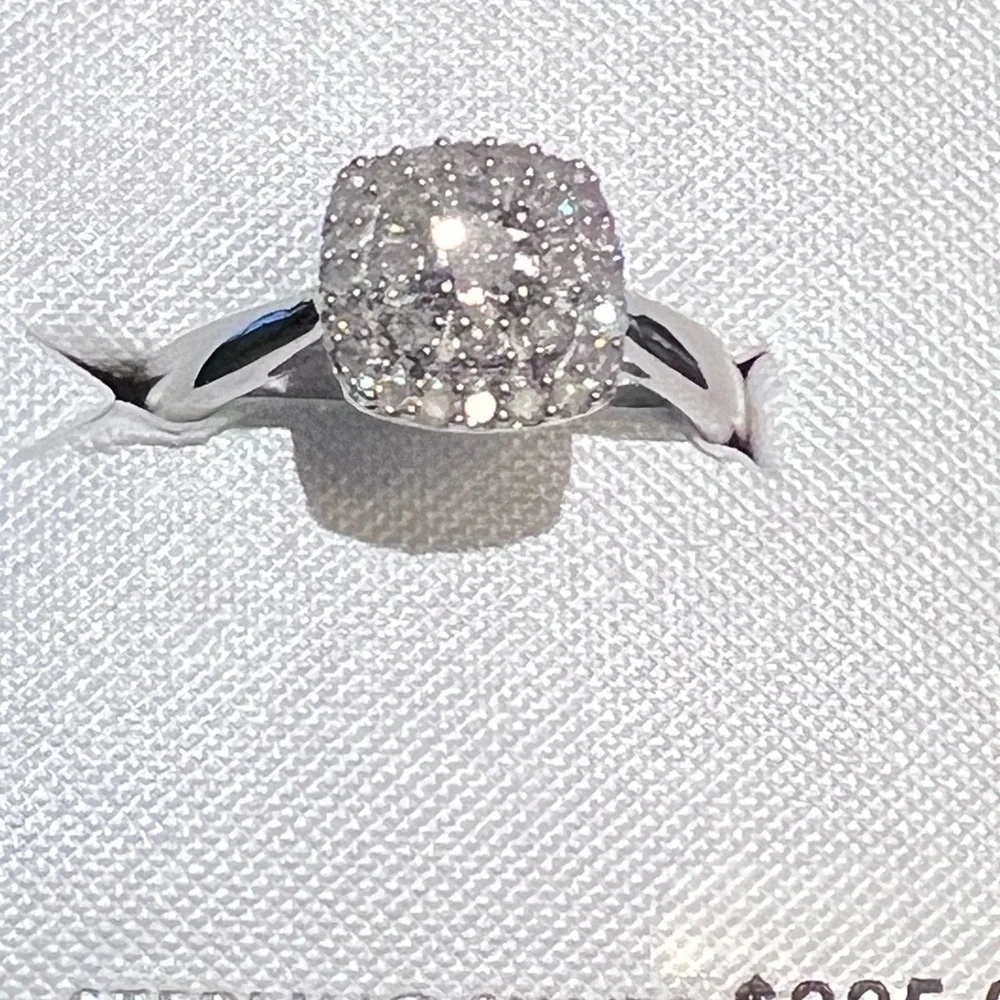 1/4 TCW Diamond Cluster Ring - Picture 2 of 8